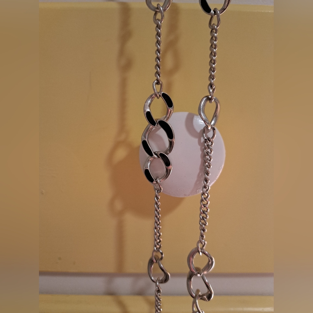 Charming Charlie Retro Black and Silver Chain Necklace.